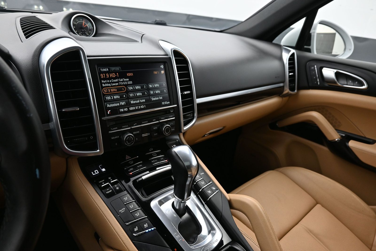 Porsche Cayenne Dash Shot automotive photography